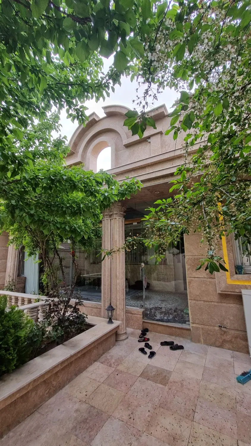 ویلایی 250متری خوشنام شهرک گلها