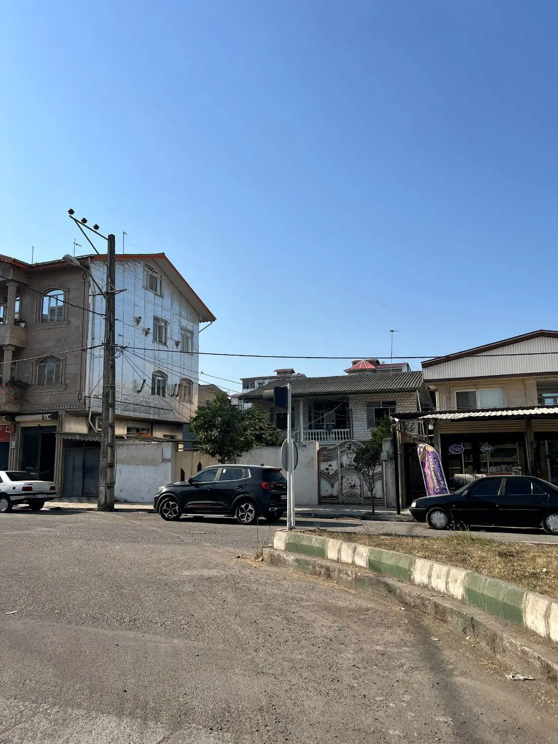 فروش زمین تجاری مسکونی به متراژ ۳۰۰ متر