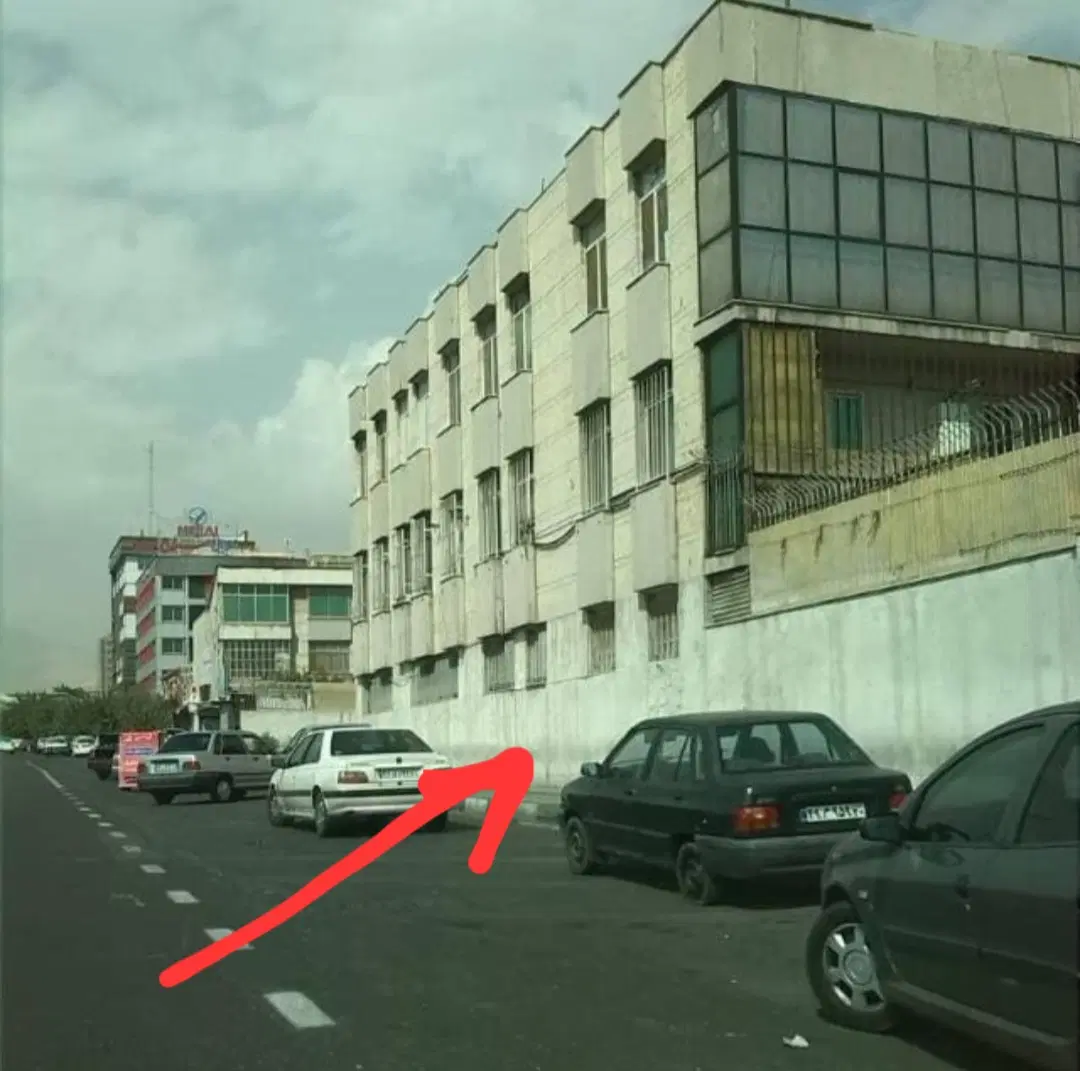 واحد۹۹متر همکف