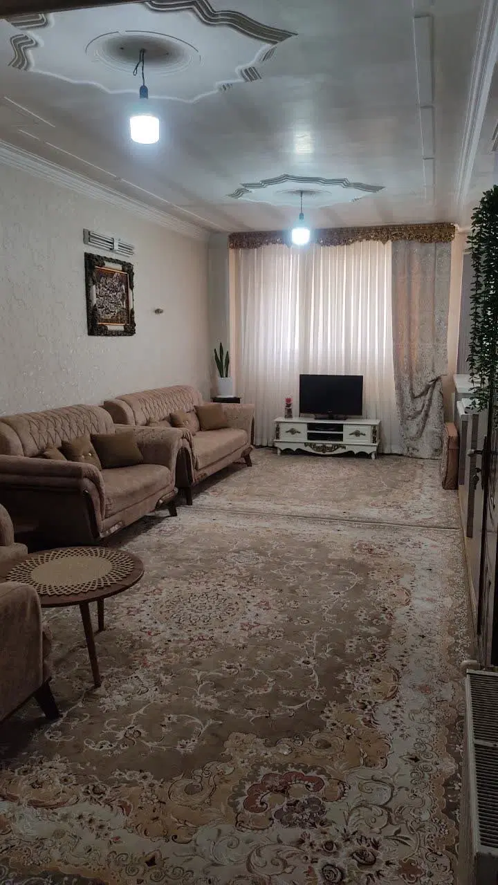 ۷۰ متر تک واحدی دوخواب بیست متری امام خمینی