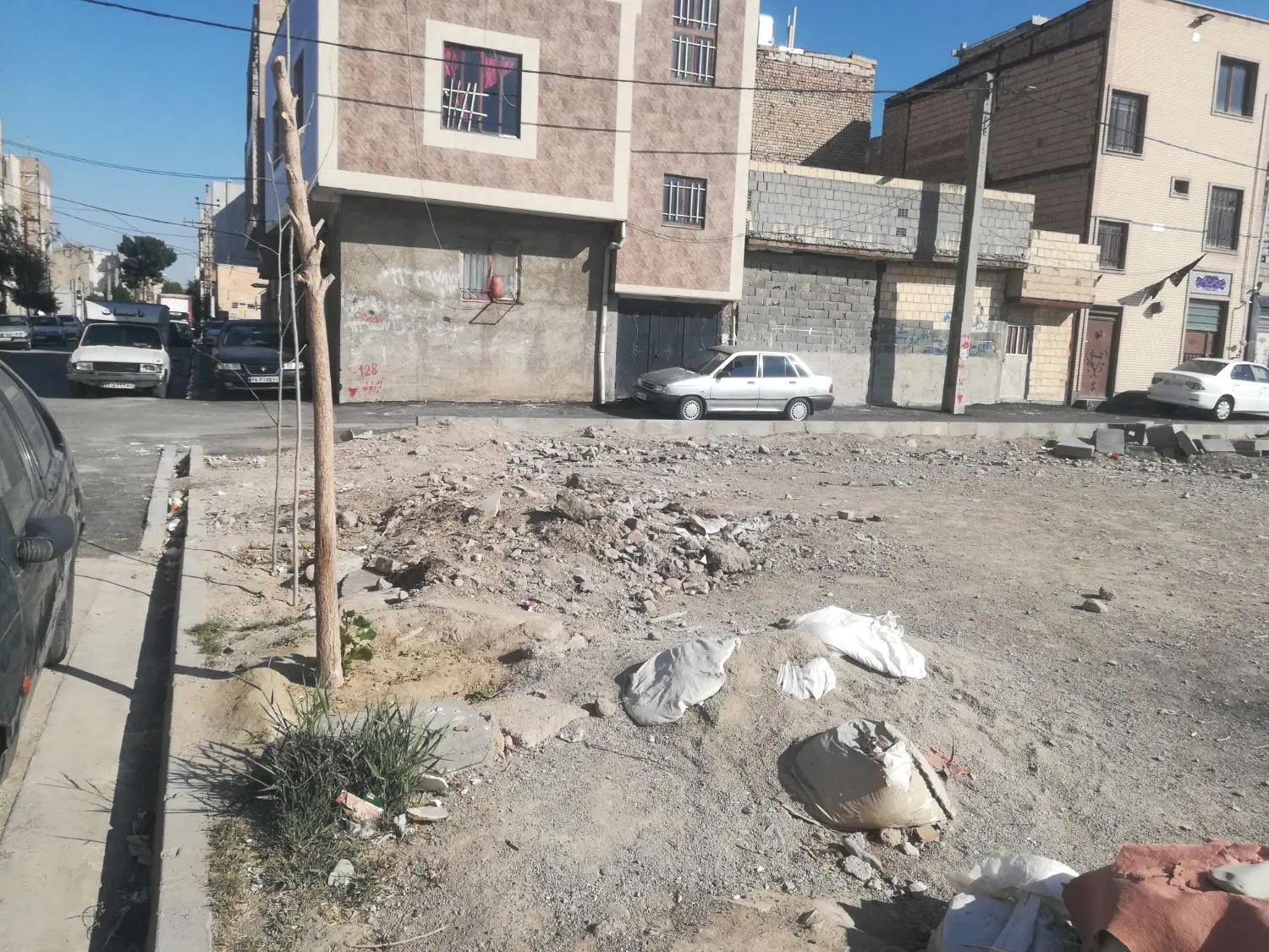100متر زمین بحر اکبرآباد