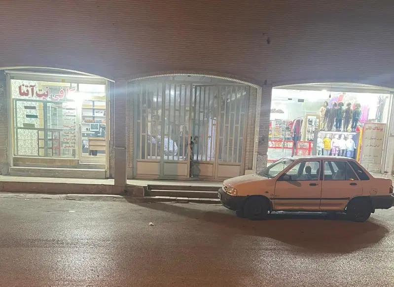 مغازه ۳۰ متر واقع در بازارچه کوی استادان بین خ۲و۳
