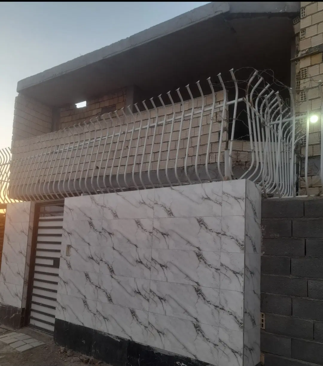 خانه نیمه کاره