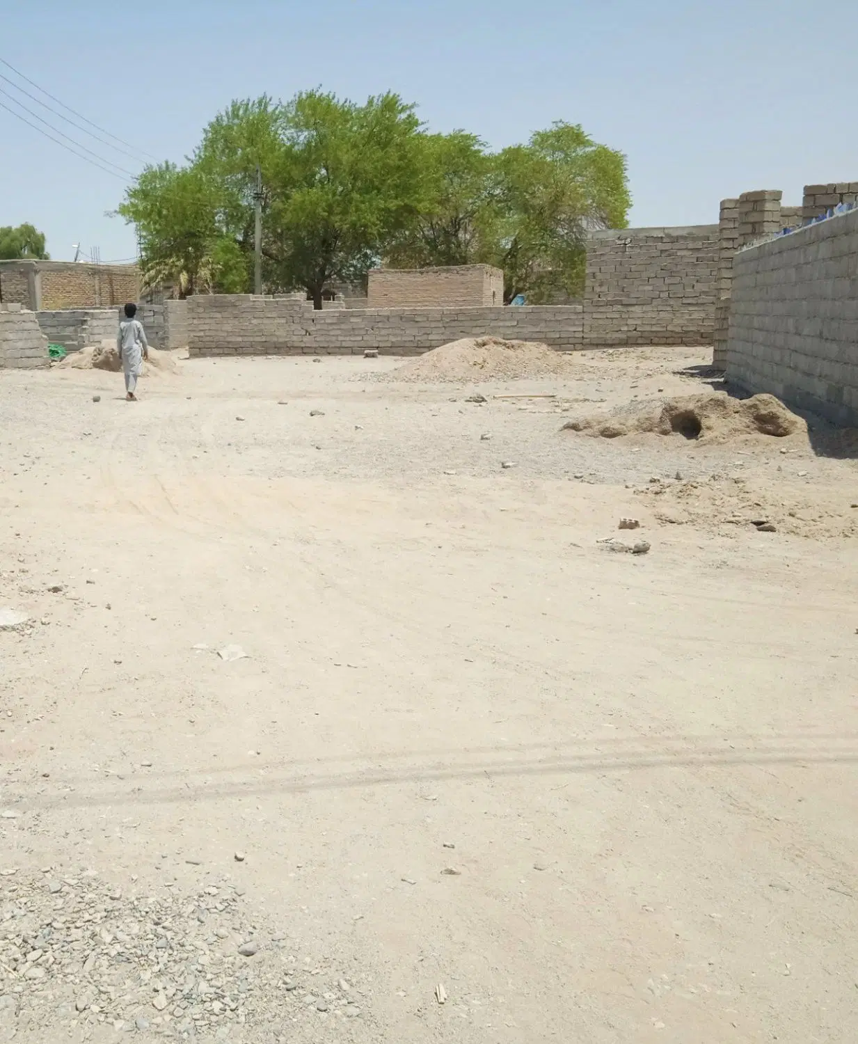 زمین فروشی