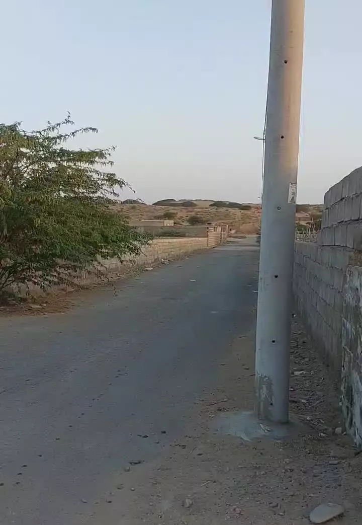 دوقطعه زمین واقع دررمین احمداباد