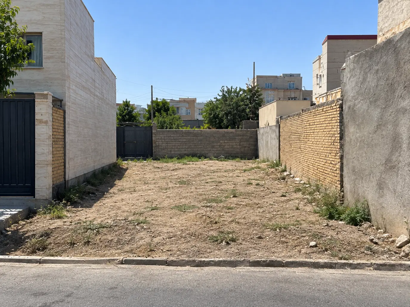 زمین مسکونی