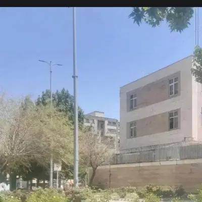 زمین پشت رود