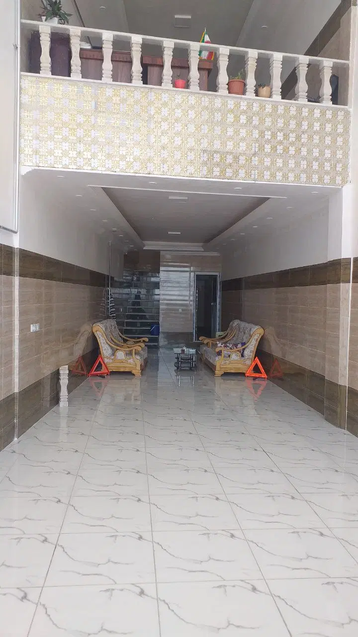 یک باب غرفه نمایشگاه ماشین