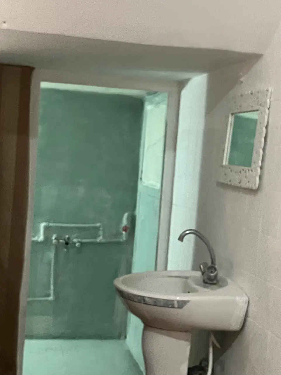 خانه ۶۵متری رنگ شده و تمییز