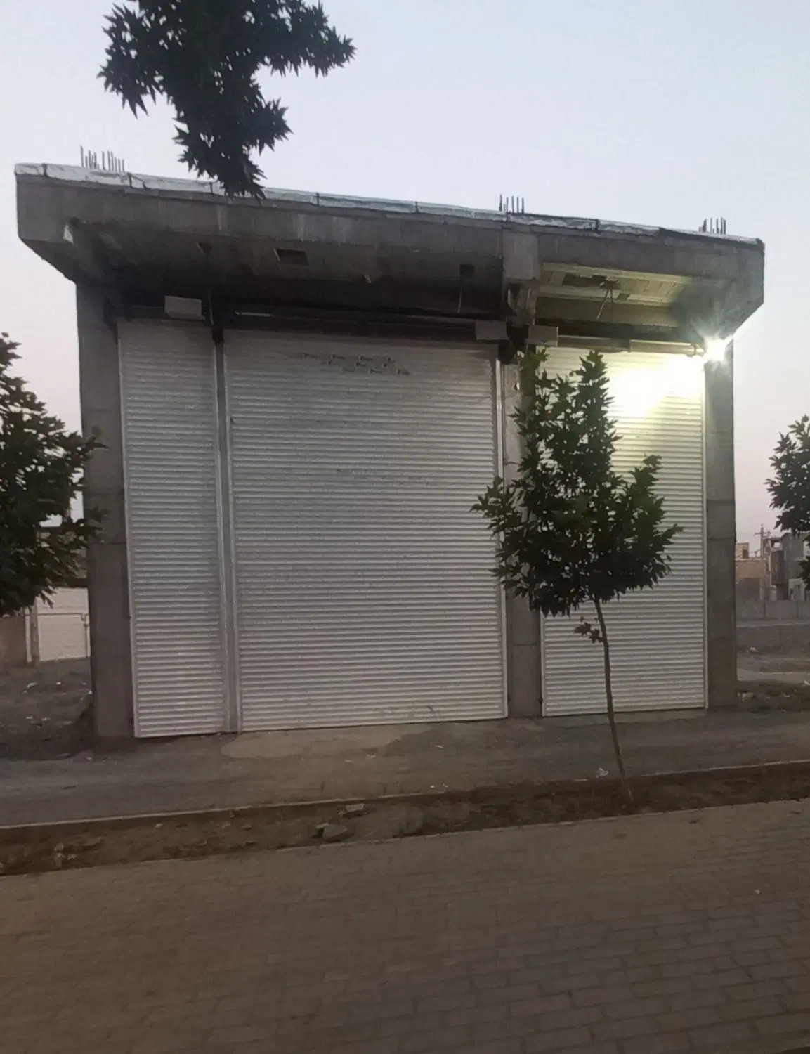 فروش مغازه تجاری با زیرزمین