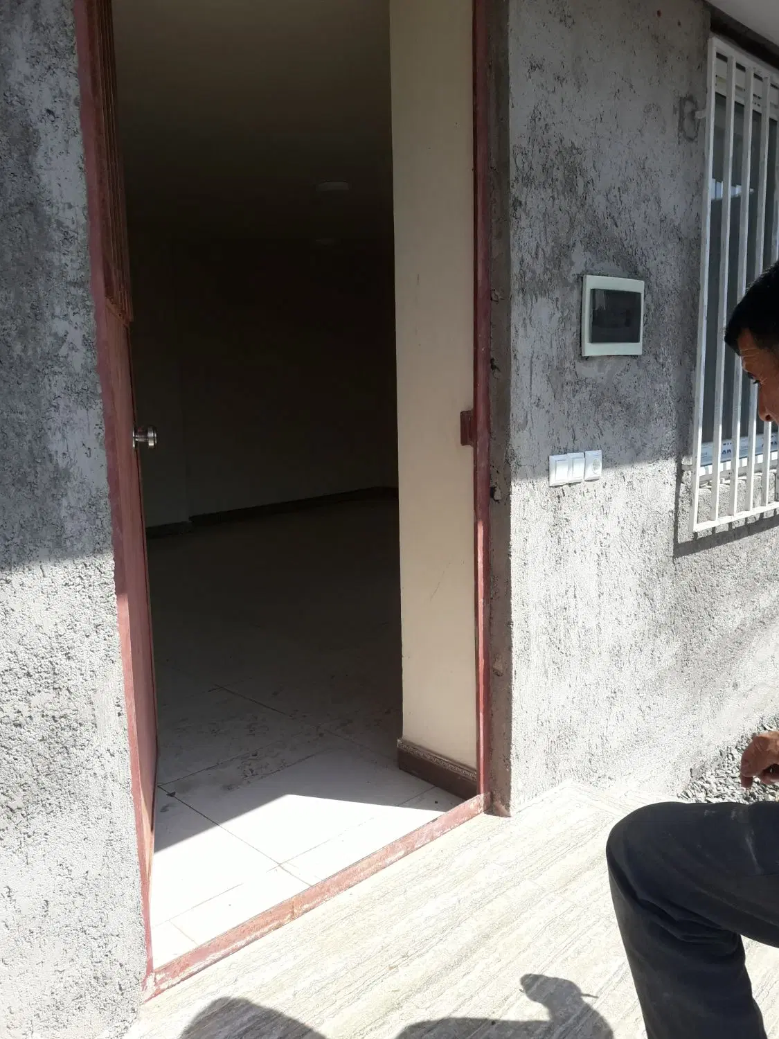 زمین کارگاهی به مساحت ۶۰۰ متر،بر کمربندی لاهیجان