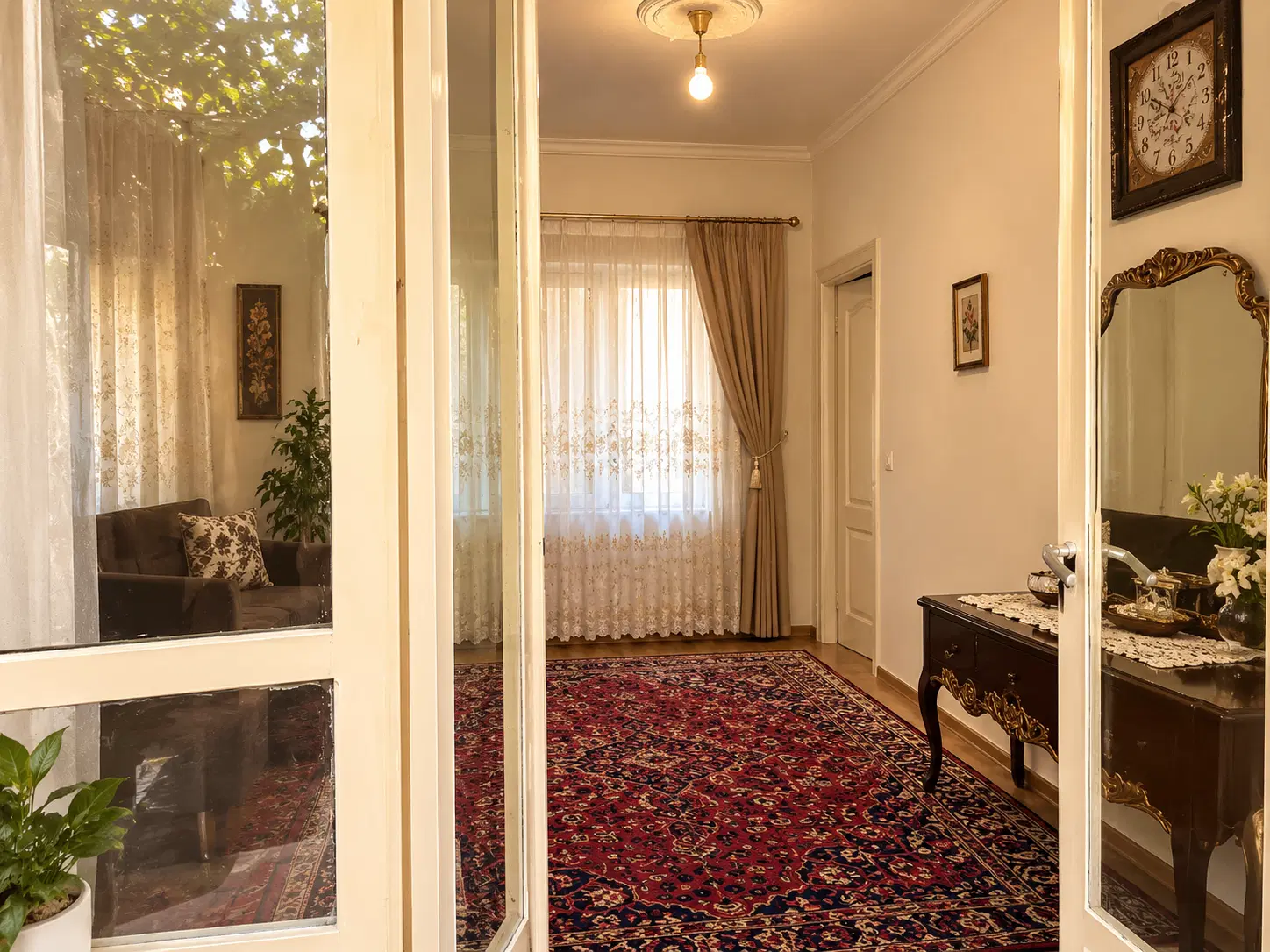 خانه قدیمی باصفا مناسب سرمایه گذاری