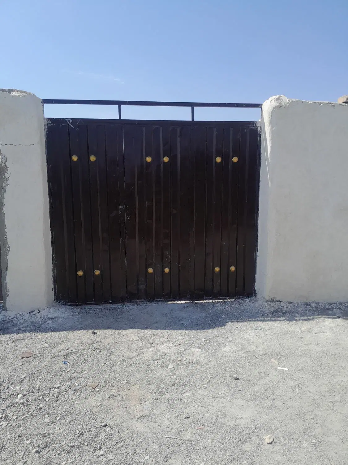باغچه به متراژ ۲۰۰ متر