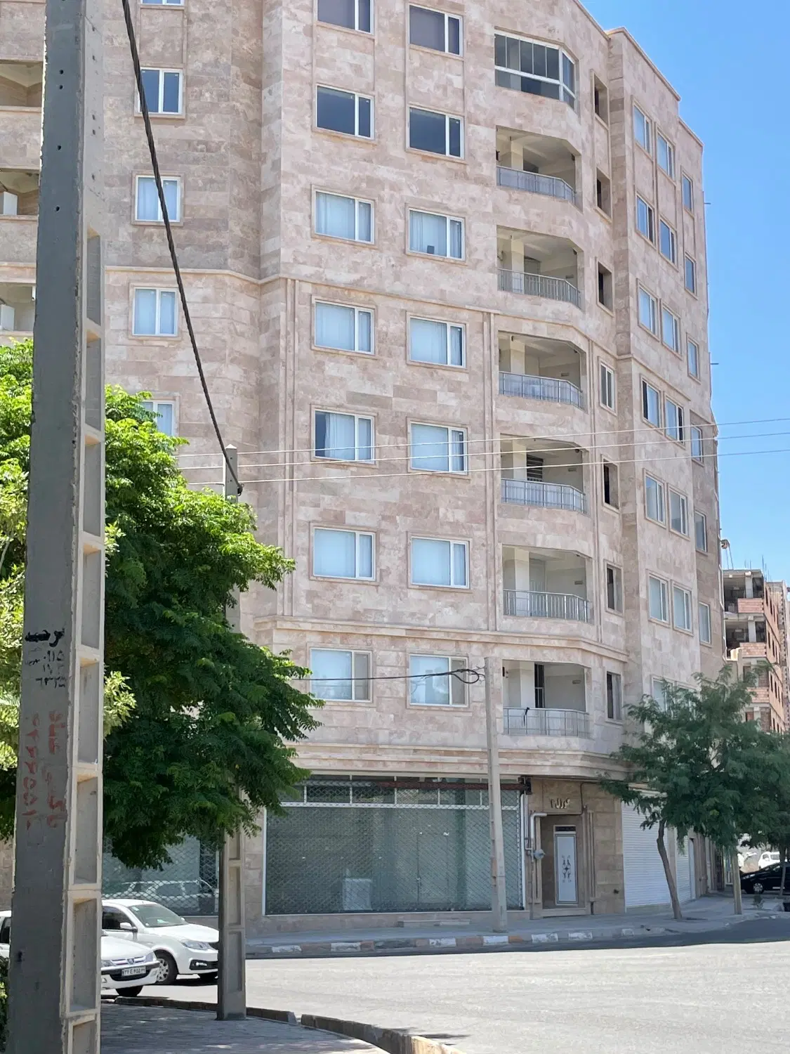 اپارتمان گوزل ۴