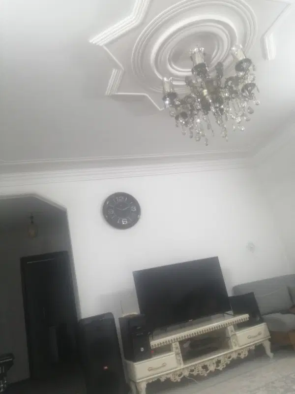 طبقه اول تک واحدی