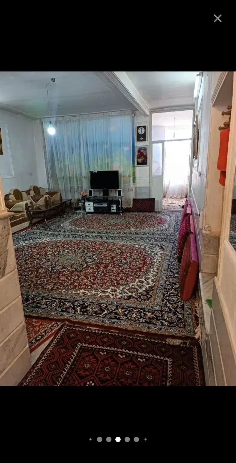 خانه ویلایی فروشی در دوطبقه همکف و زیرزمین