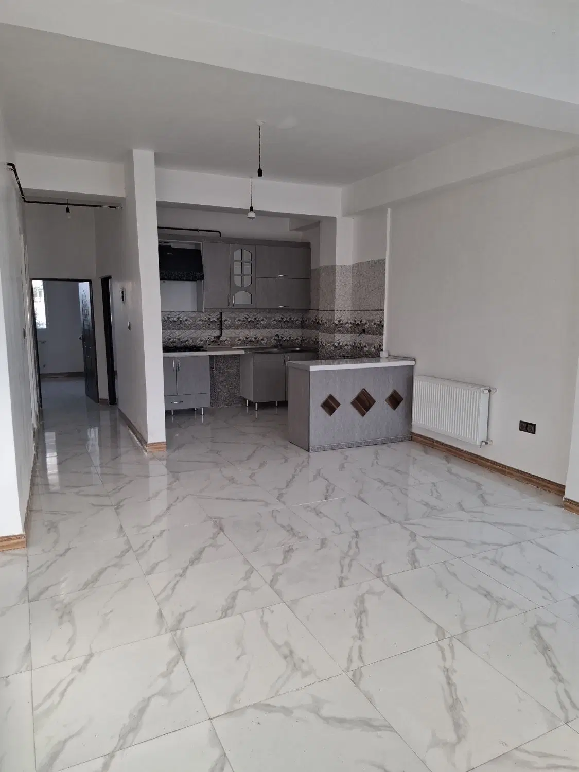 واحد ۹۰ متری راه جدا پارکینگ دار