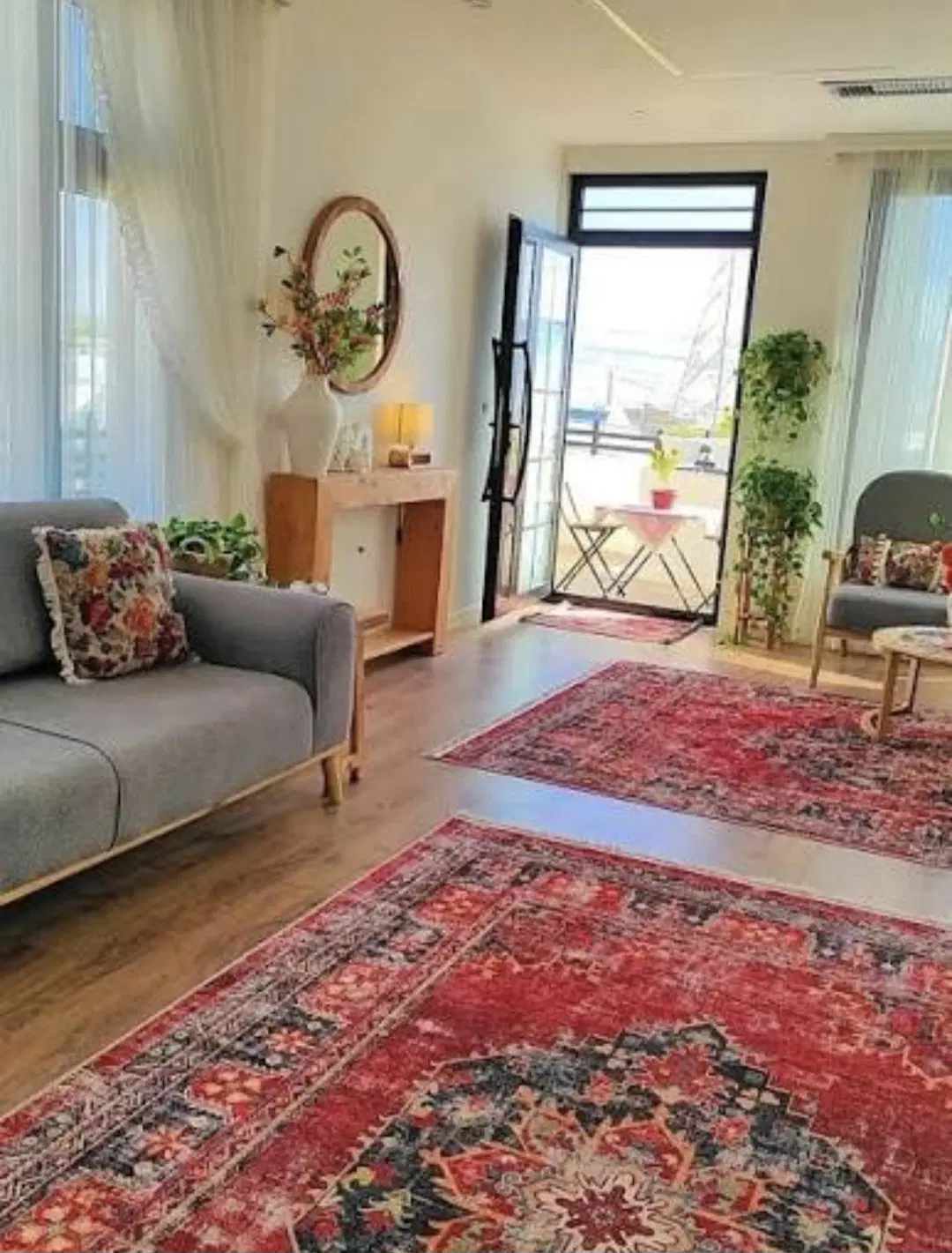 نیاز به همخانه خانم