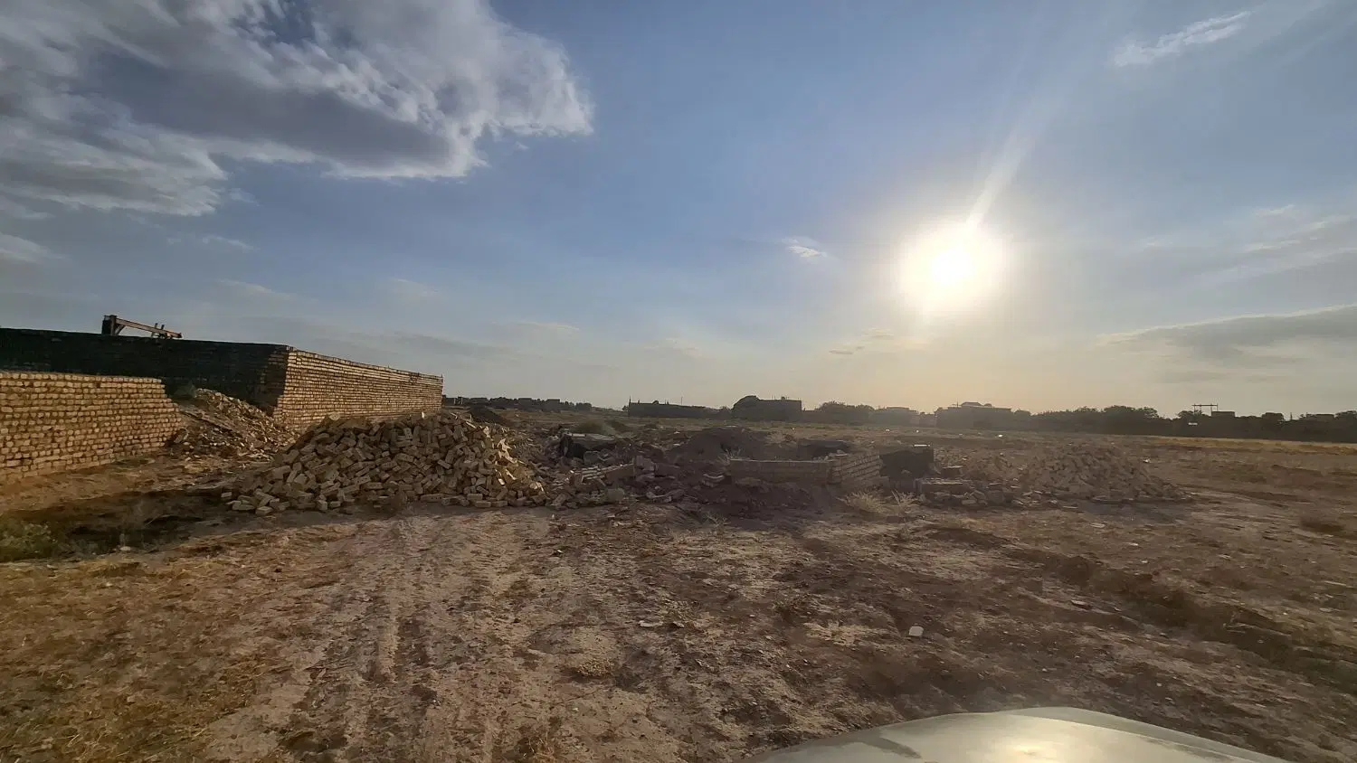 زمین فروشی