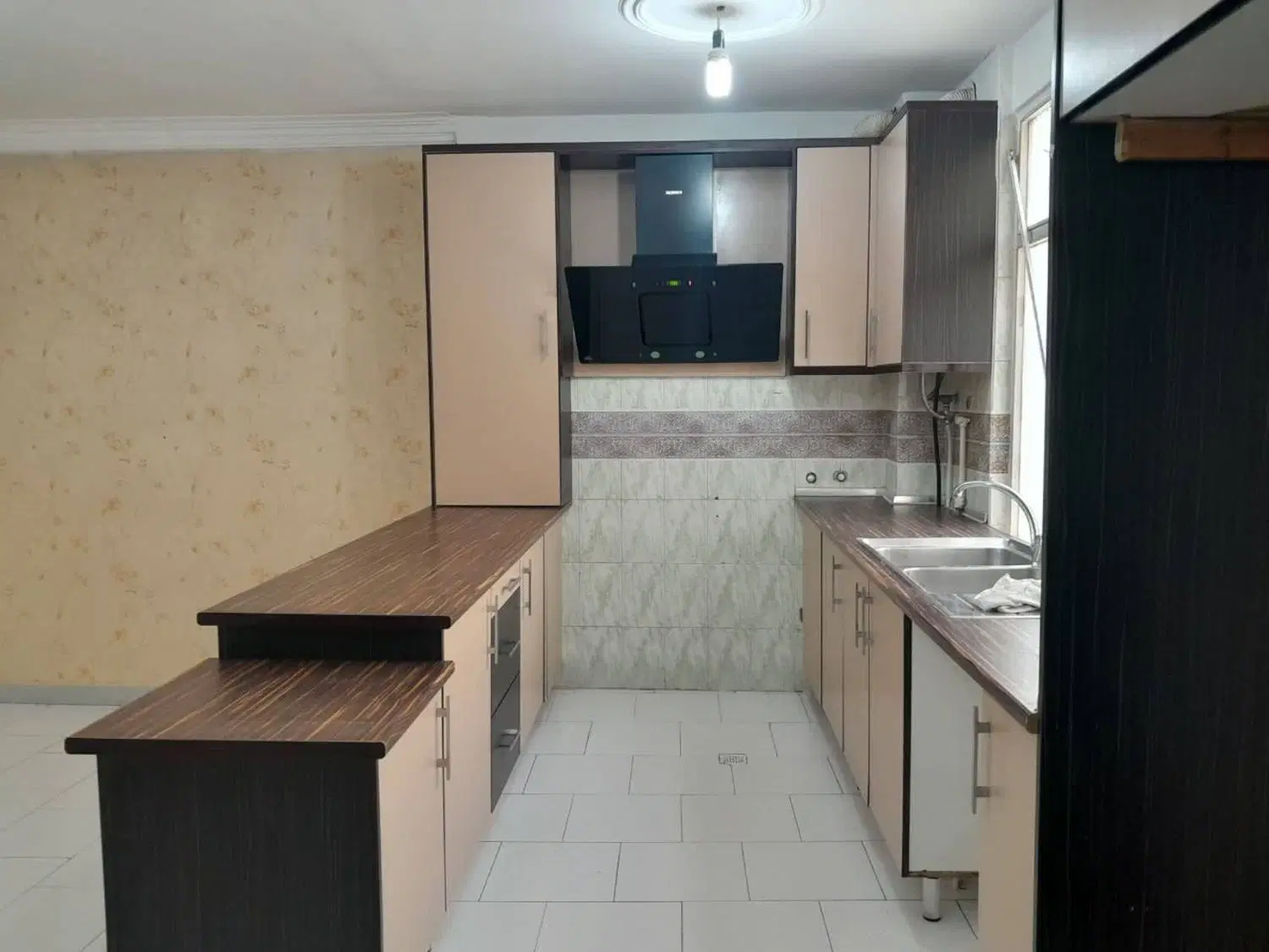 فروش زیر قیمت تهرانسر 64متر*2خواب*پارکینگ*انباری*