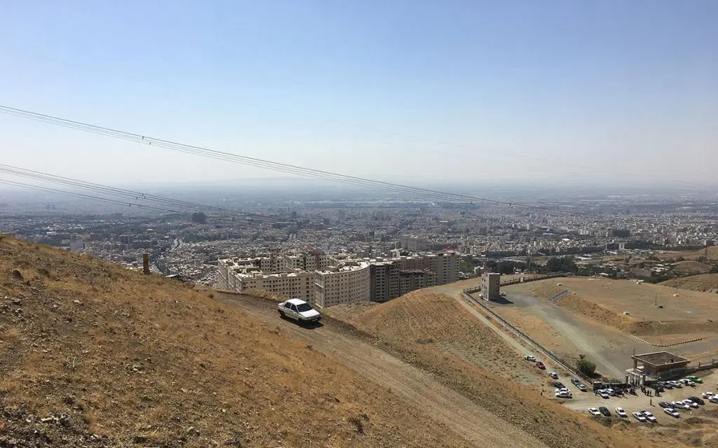 300 متر زمین سند دار