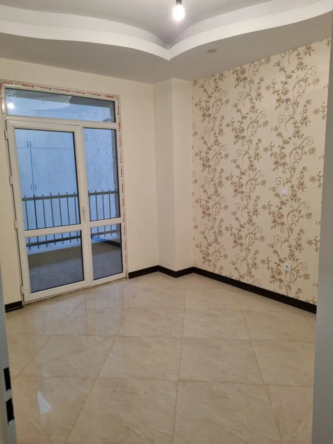 آپارتمان ۲ خوابه فول امکانات خ نشاط شهرک ابریشم