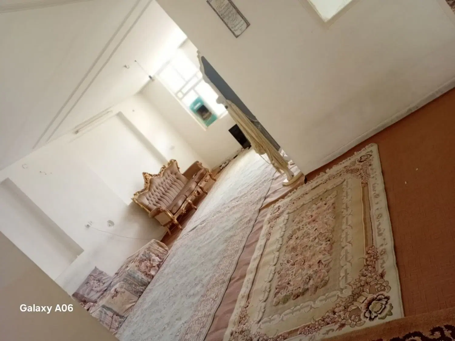 اجاره۲طبقه از۳طبقه ملک مسکونی خیابان ۲۴متری کاشانی