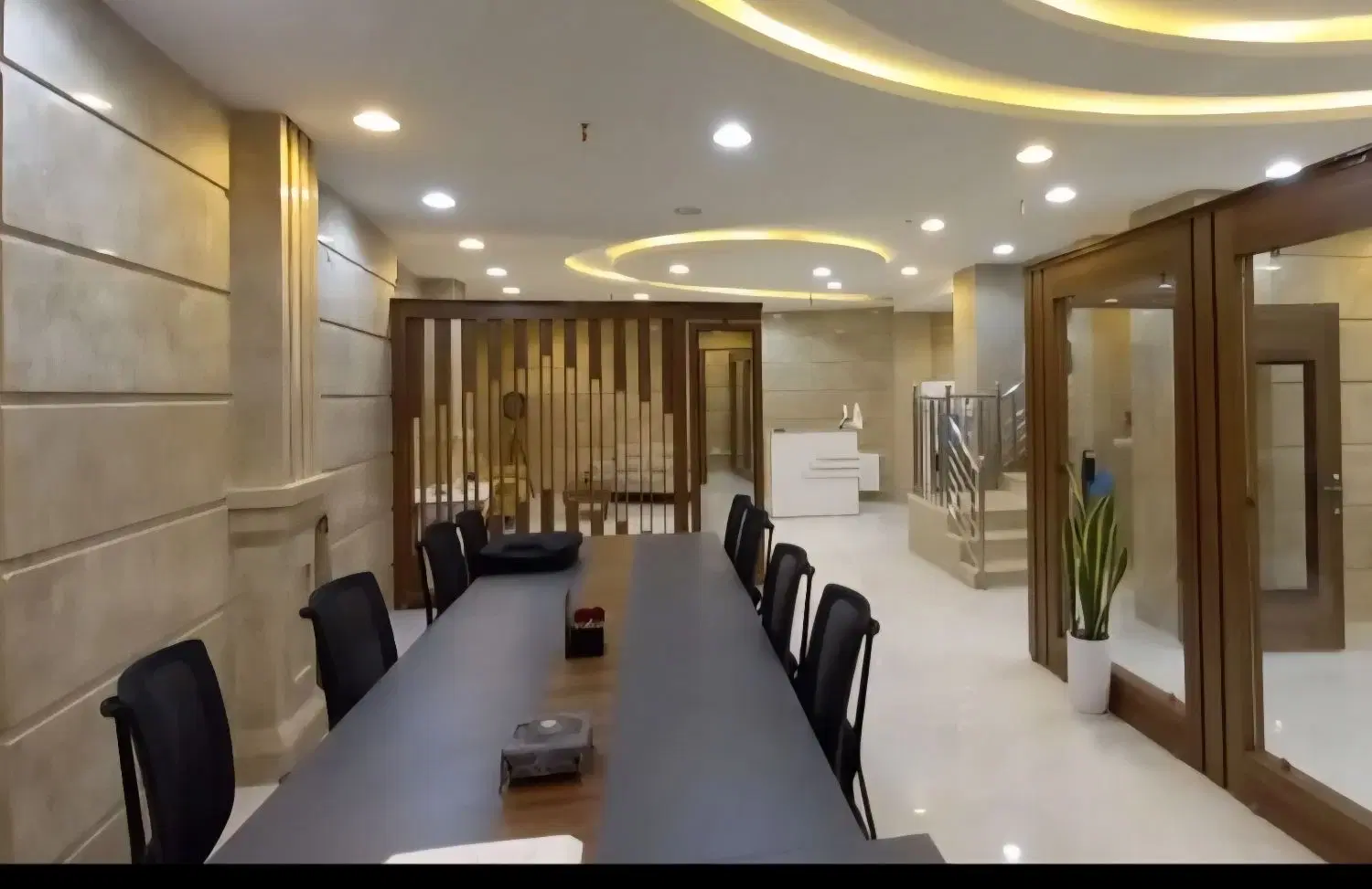 مغازه ۱۲۰ متری همکف * فِلَت _براصلی خیابان_بی نظیر