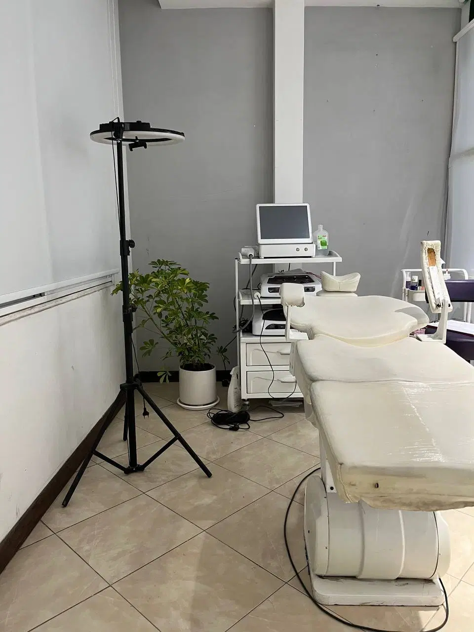 اجاره اتاق در مطب پوست و مو