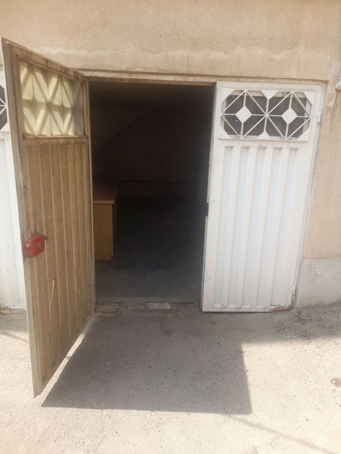 اجاره پارکینگ کوچه باغ نزدیک بازار
