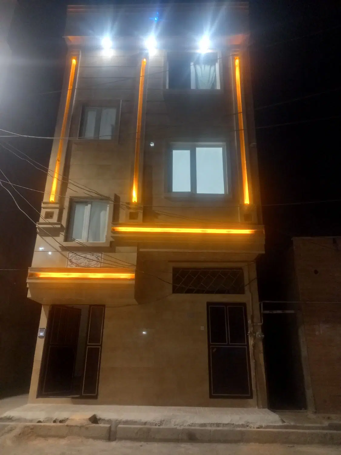 ۴۸متر دوطبقه ونیم