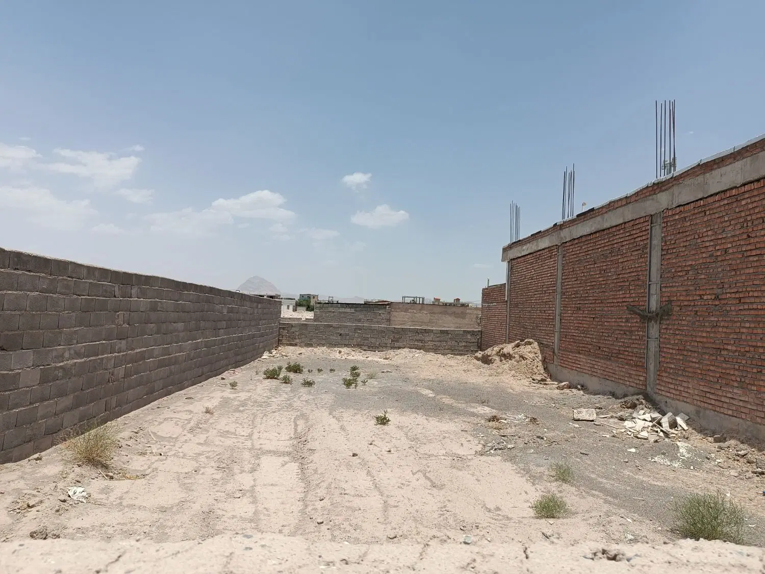 زمین فروشی