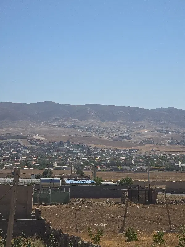 ۸۶۰ متر زمین آبسرد