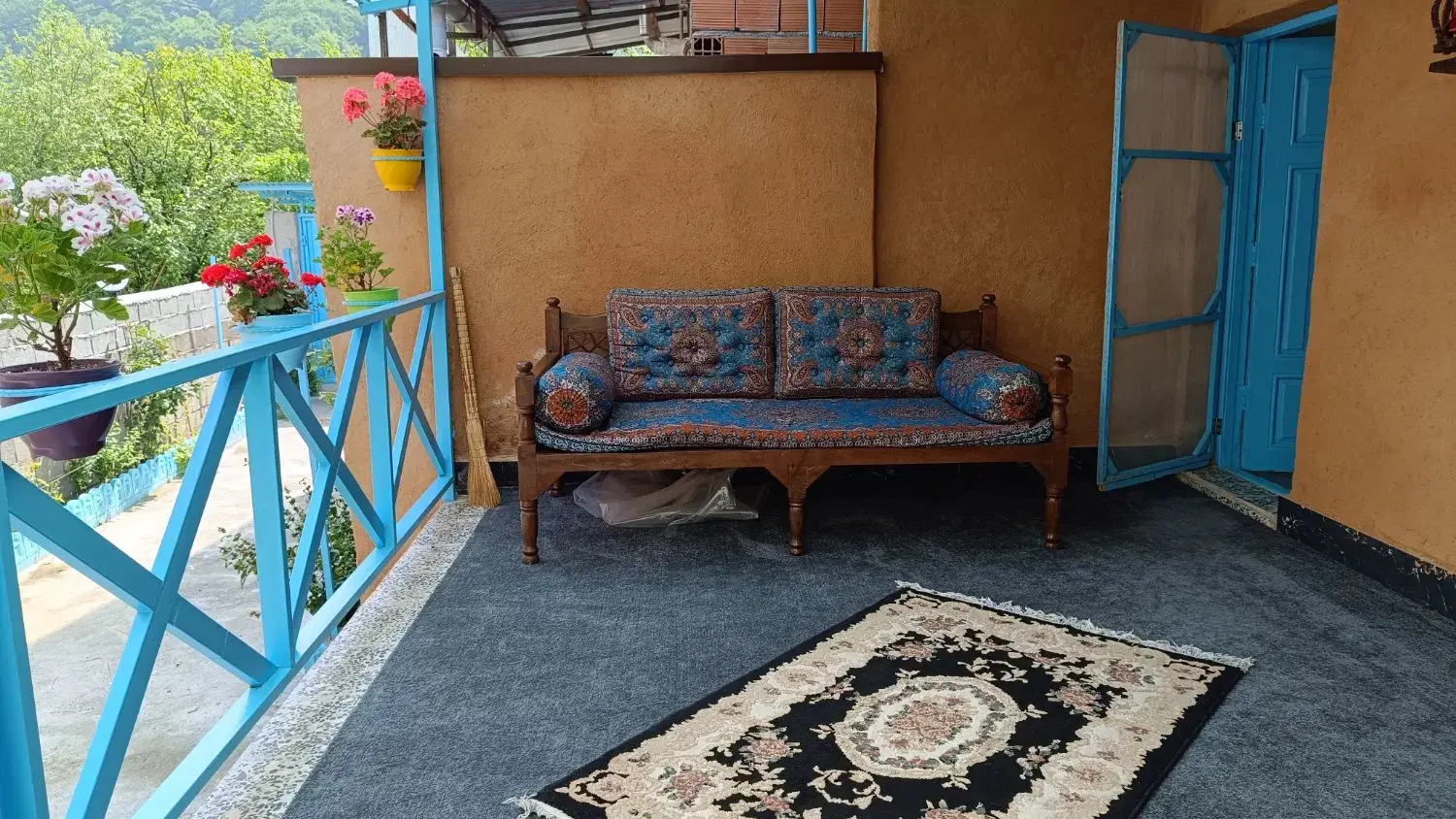 کلبه جنگی روستای جوارم