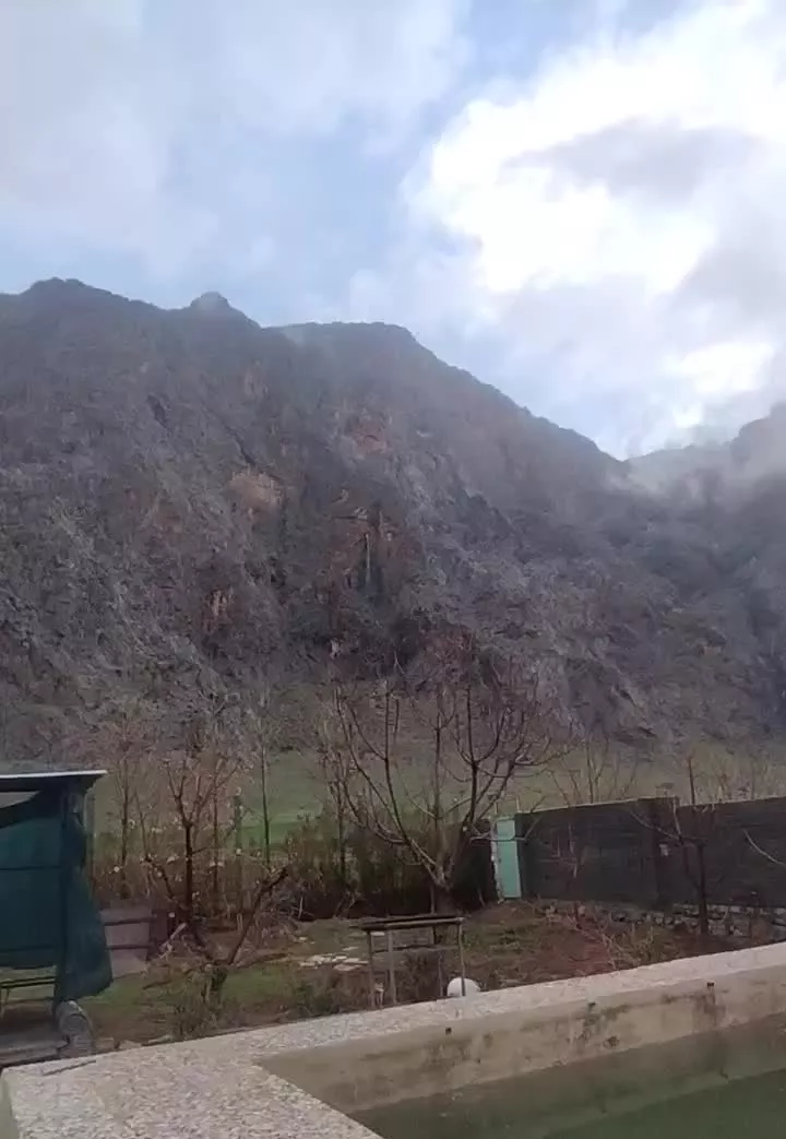 باغ برجاده اصلی هزار متر با انشعابات