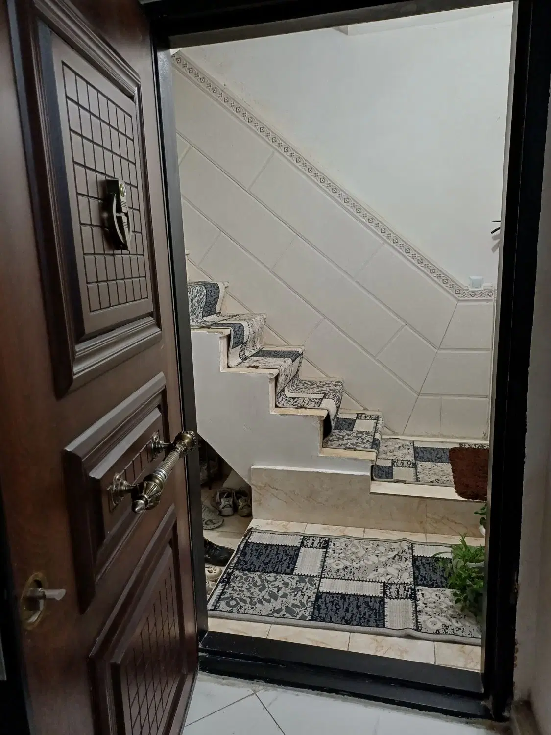 واحد فروشی سی متری فوتبال