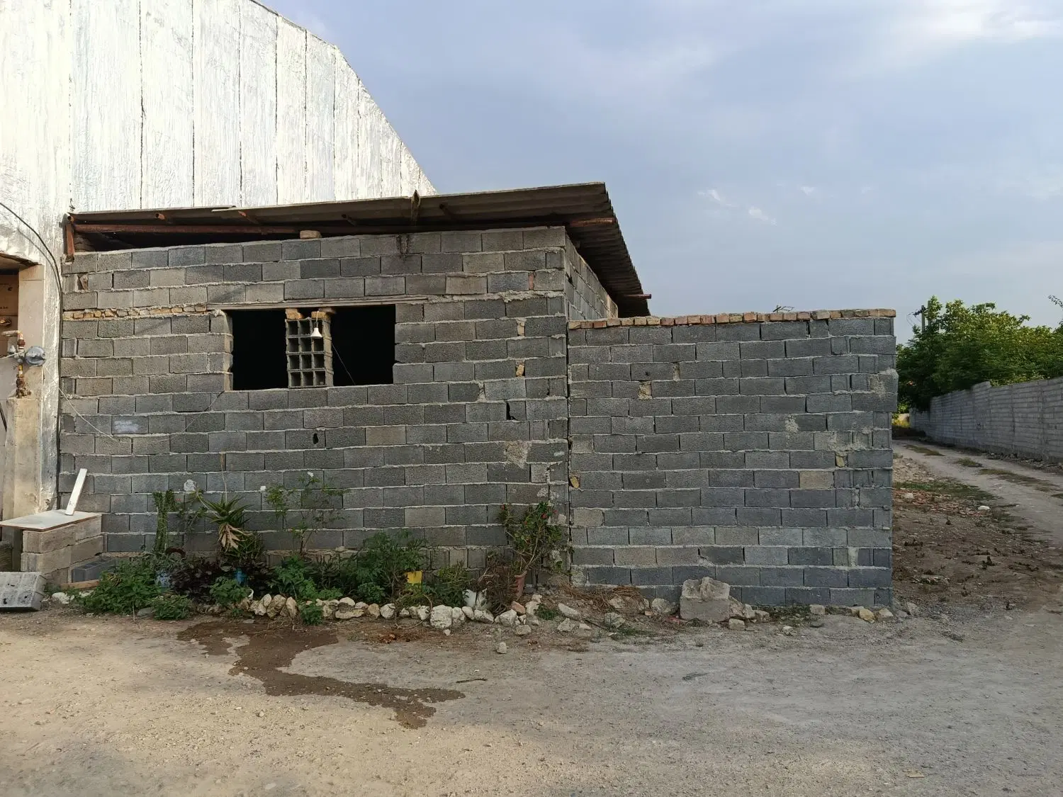 زمین 96 متری