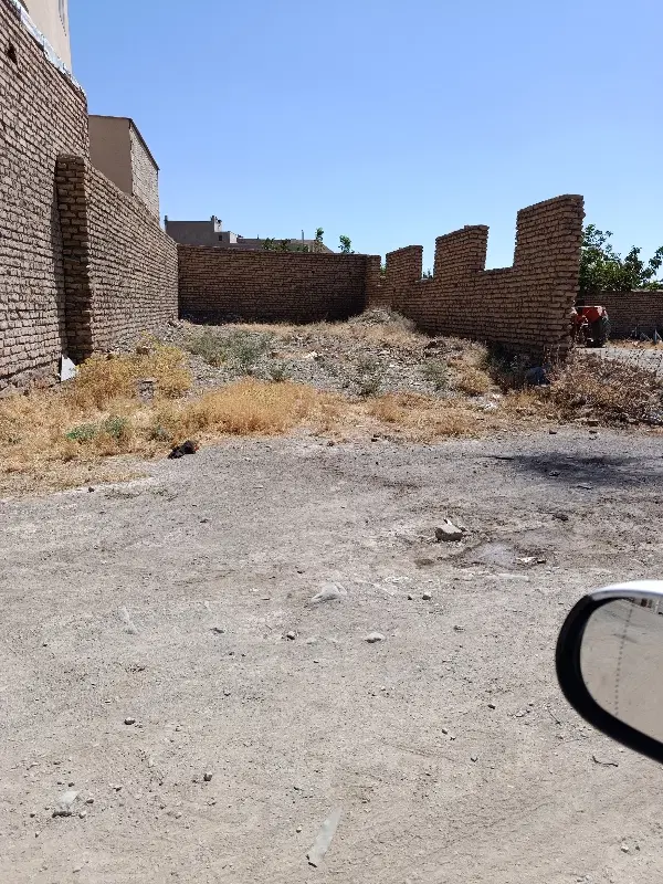 زمین فروشی