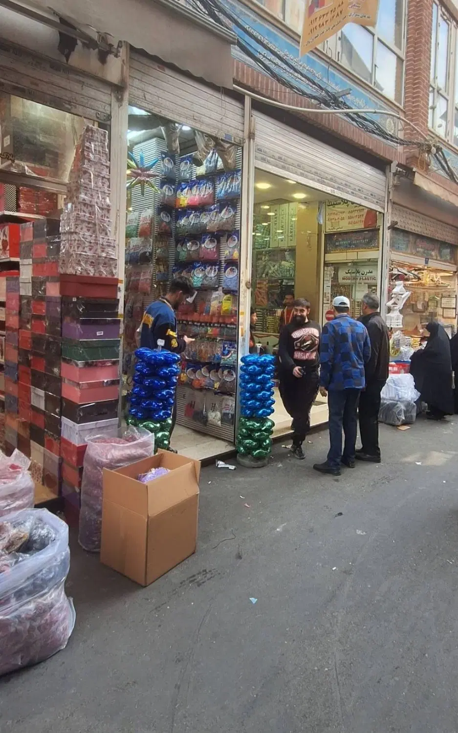 ۱۳ متر مغازه بازار تهران قابل تهاتر و شرایط