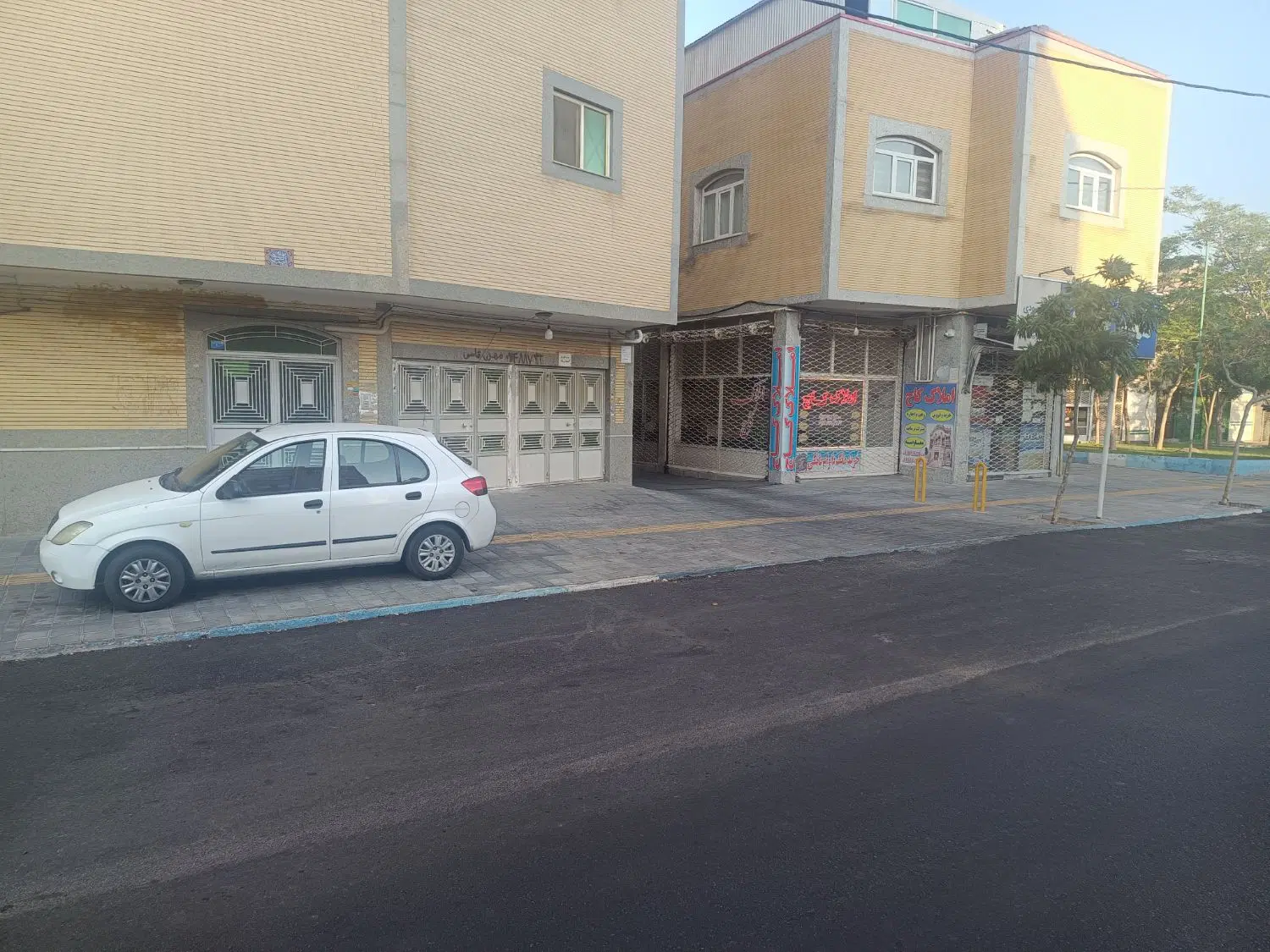 پارکینگ در شهرک ارم برخیابان