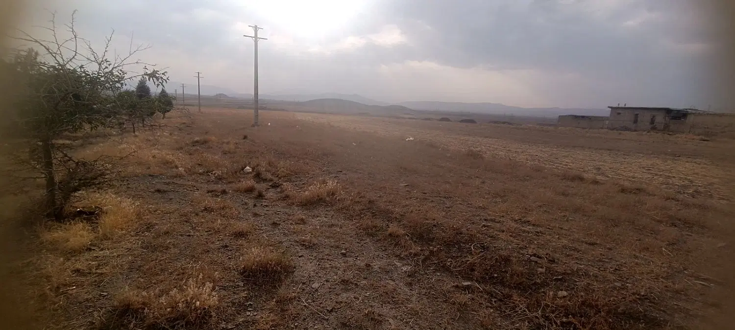 زمین کشاورزی دیم بره جاده برای کارخانه