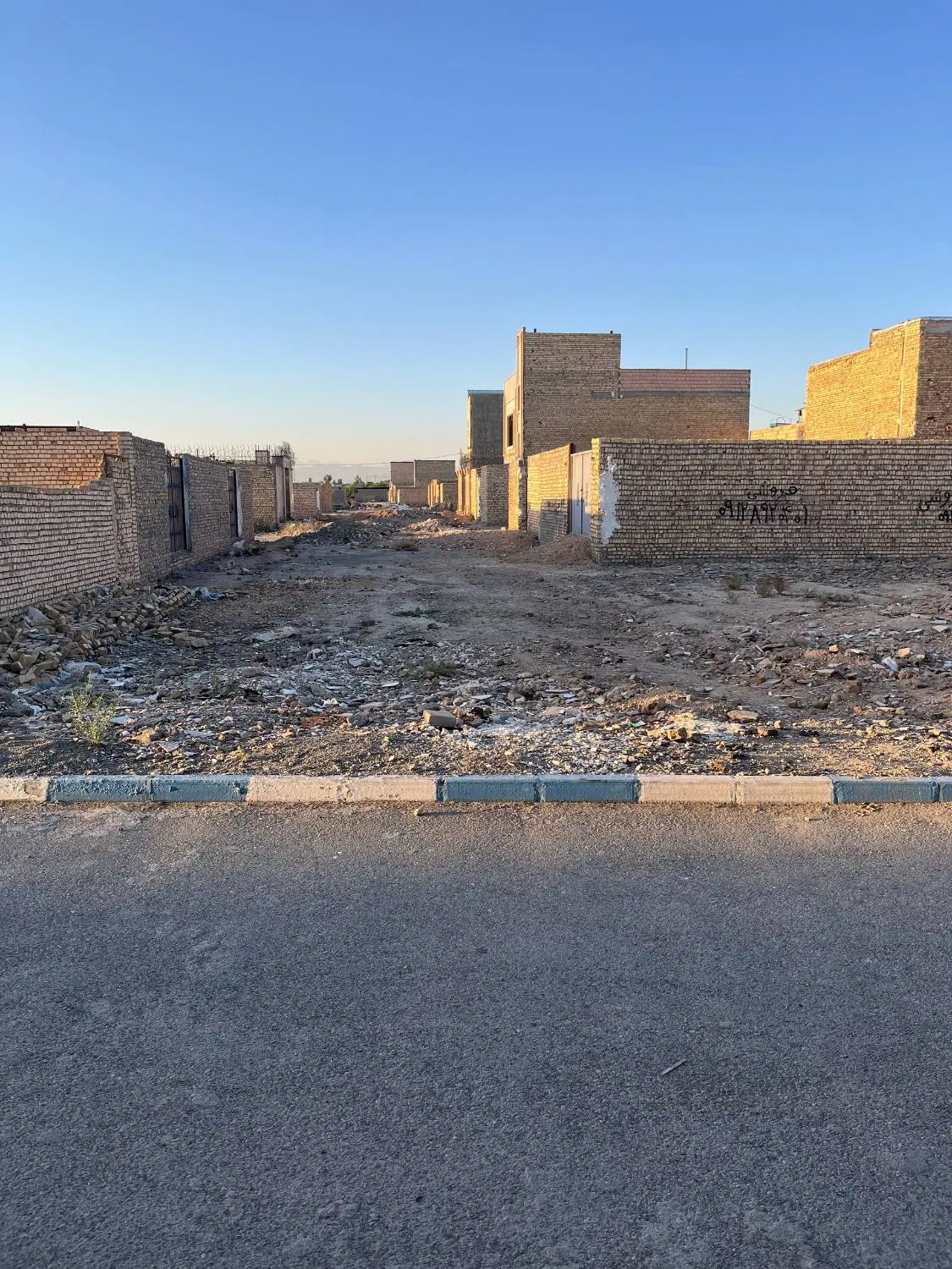 زمین ۱۰۷متری