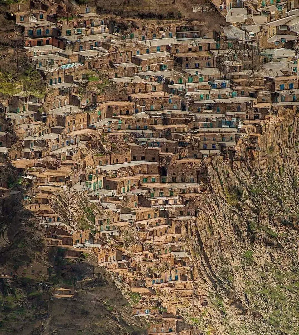 زمین مسکونی سرخون