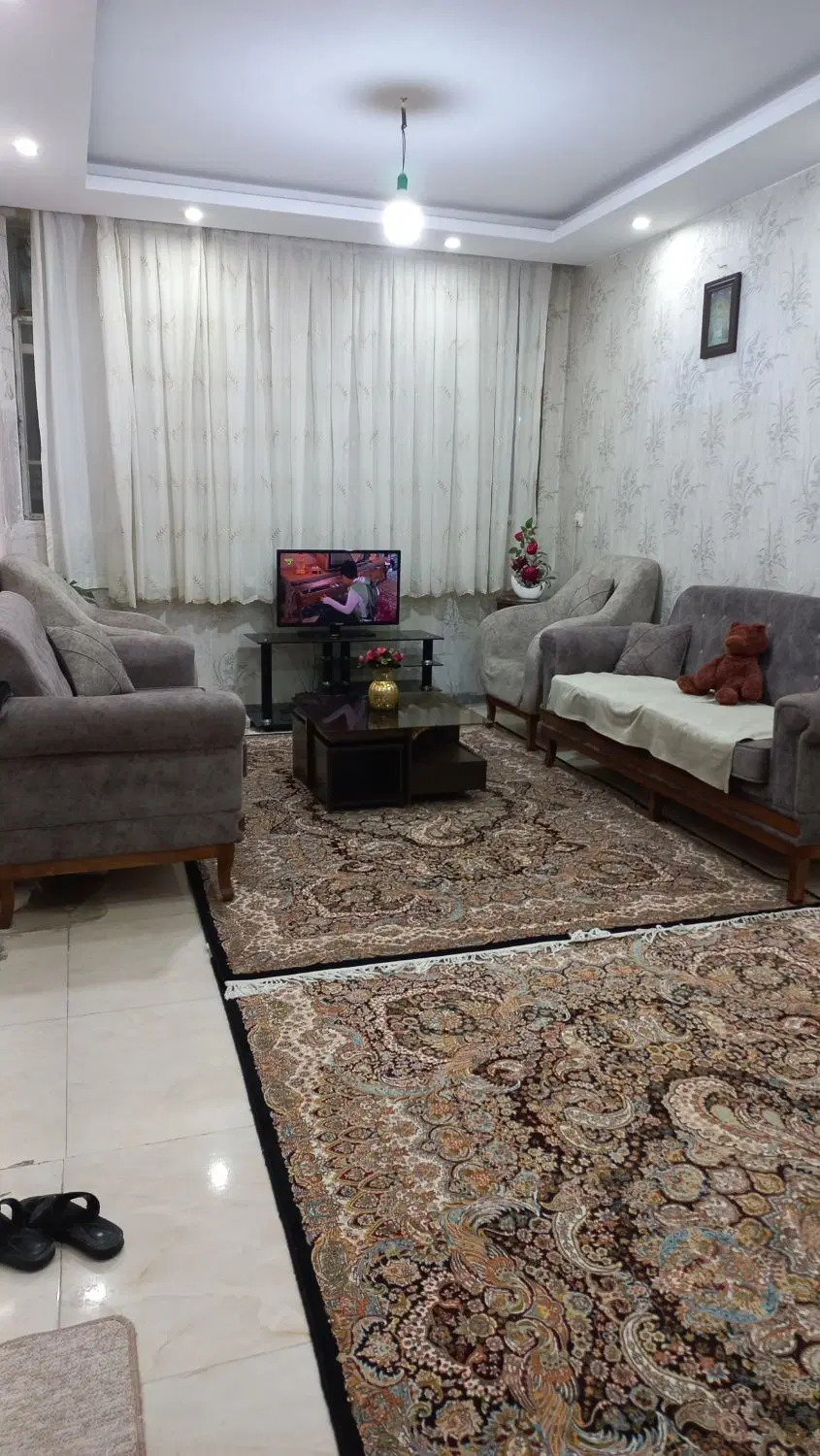 خانه واقع در ادبجو،پروین اعتصامی