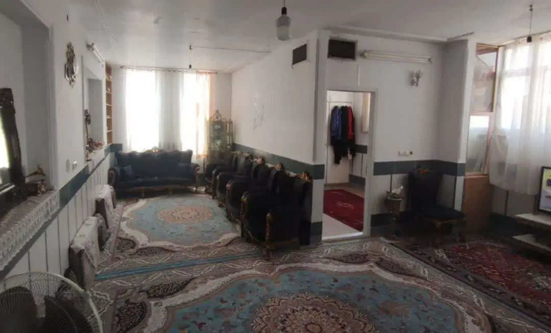 منزل طبقه بالای همکف