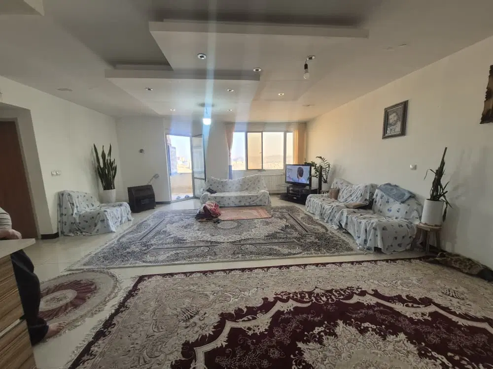آپارتمان دوخواب مرکز صدرا