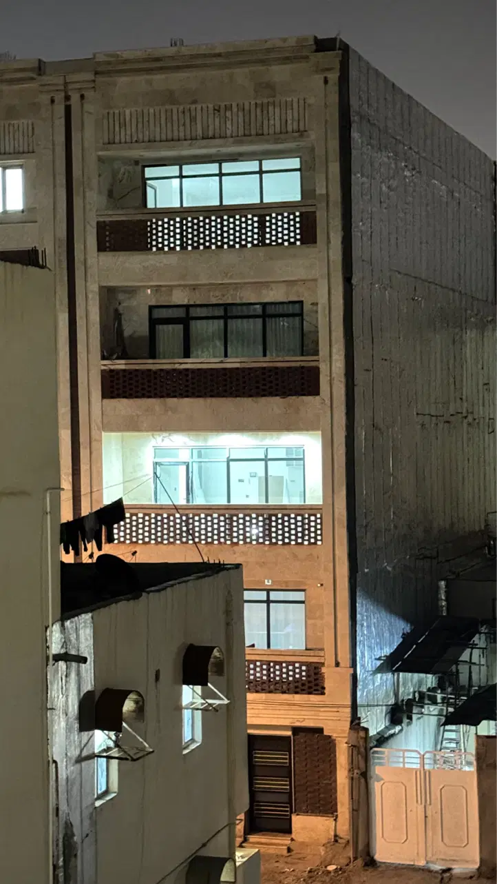 فروش واحد نوساز۱۴۰ متری خیابان برق