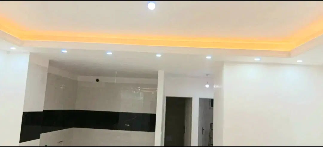 واحد ۱۰۰متری کلیدنخورده
