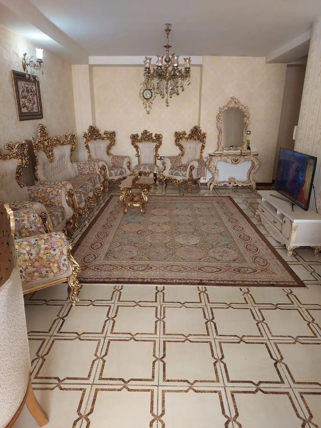 یک واحد اپارتمان واقع در کمالشهر گلستانها
