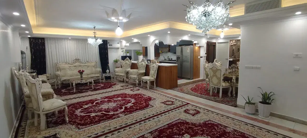 آپارتمان ۱۰۶ متری تک واحدی طبقه اول
